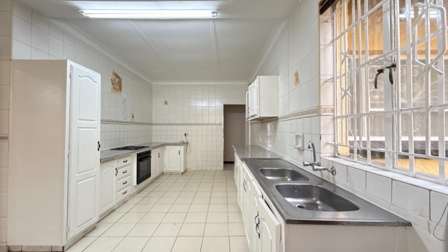 5 Bedroom Property for Sale in Ridgeway Gauteng