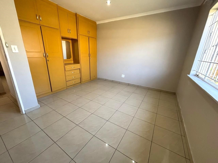 5 Bedroom Property for Sale in Ridgeway Gauteng