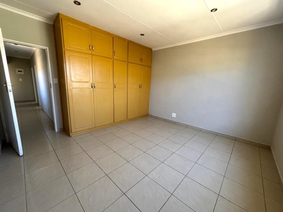 5 Bedroom Property for Sale in Ridgeway Gauteng