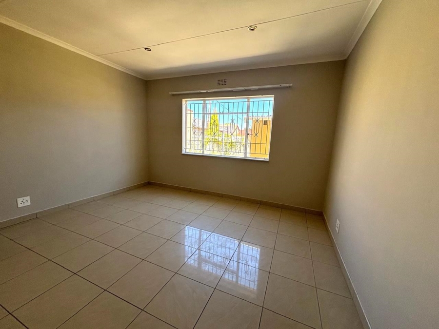 5 Bedroom Property for Sale in Ridgeway Gauteng