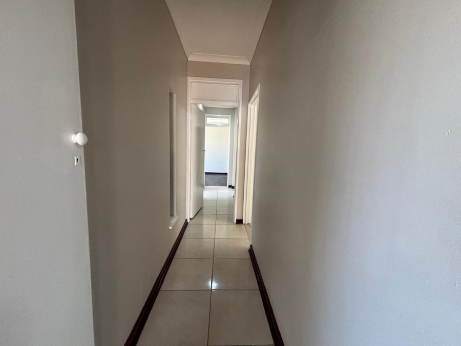 5 Bedroom Property for Sale in Ridgeway Gauteng