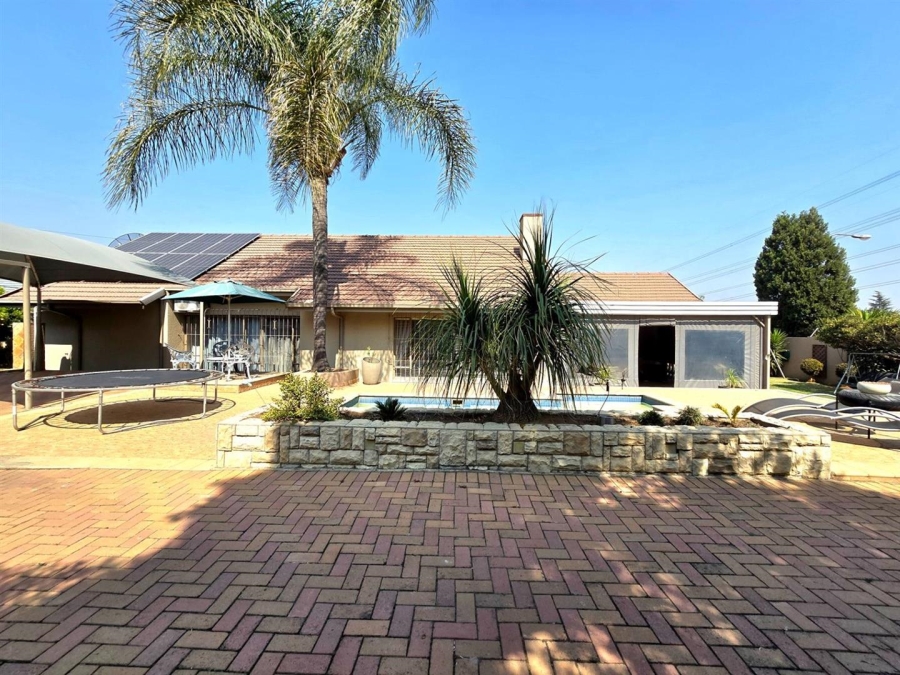 4 Bedroom Property for Sale in Randhart Gauteng