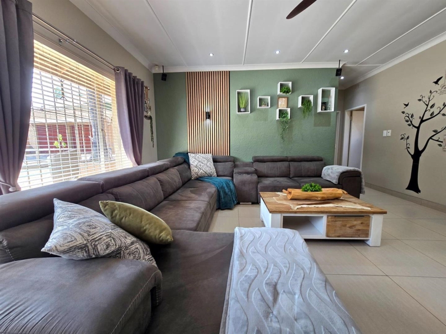 4 Bedroom Property for Sale in Randhart Gauteng
