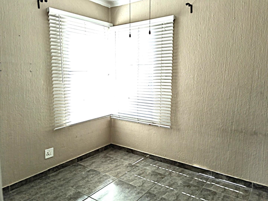 2 Bedroom Property for Sale in Raceview Gauteng