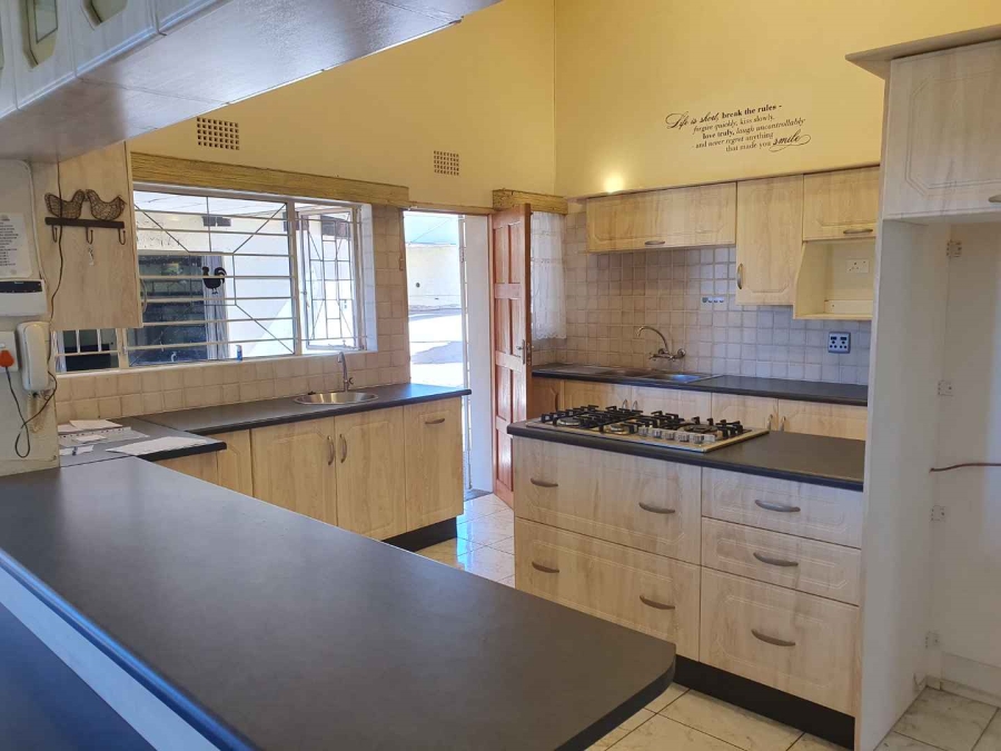4 Bedroom Property for Sale in Linmeyer Gauteng