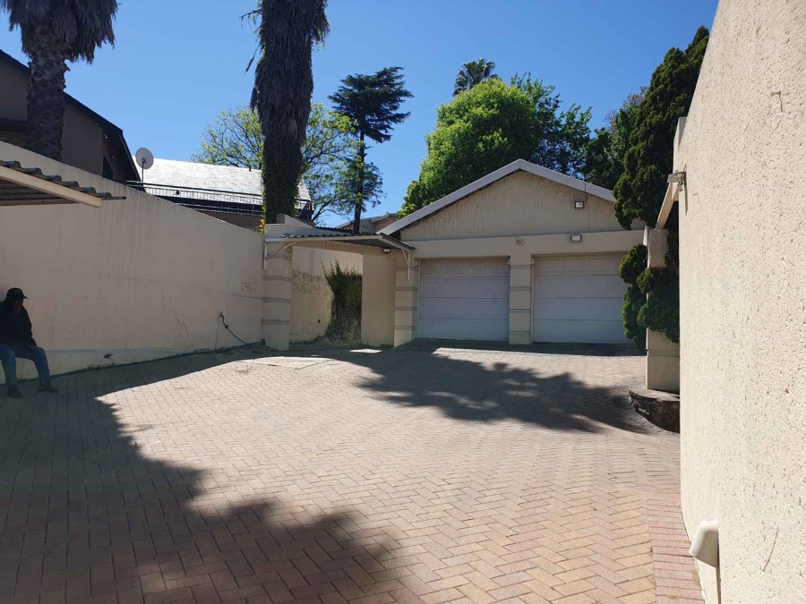 4 Bedroom Property for Sale in Linmeyer Gauteng