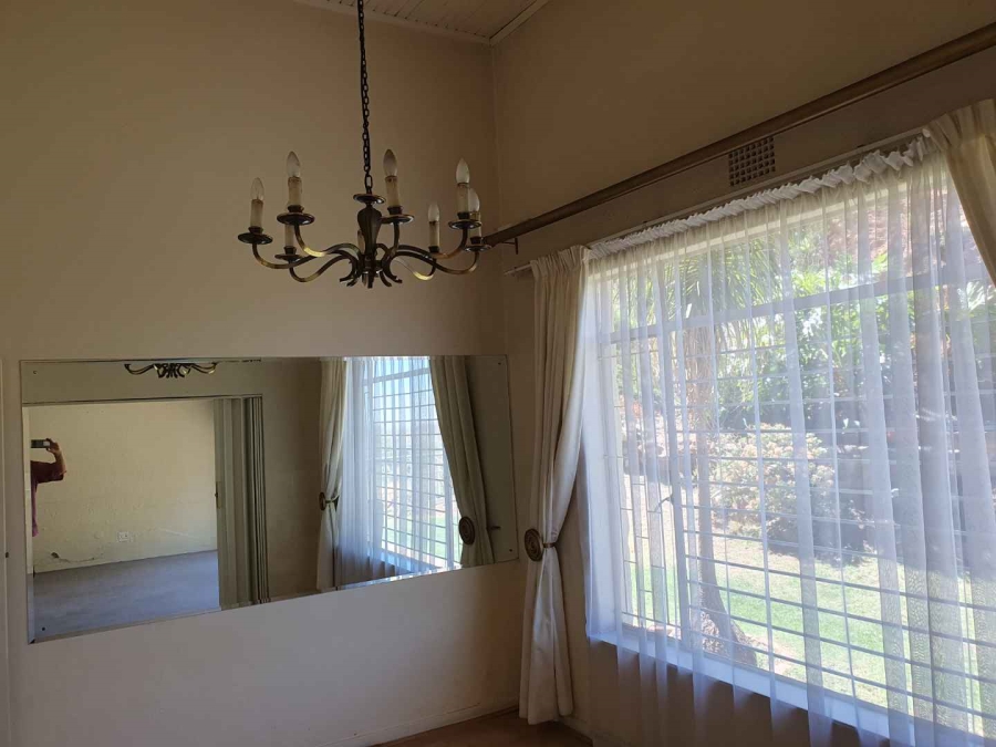 4 Bedroom Property for Sale in Linmeyer Gauteng