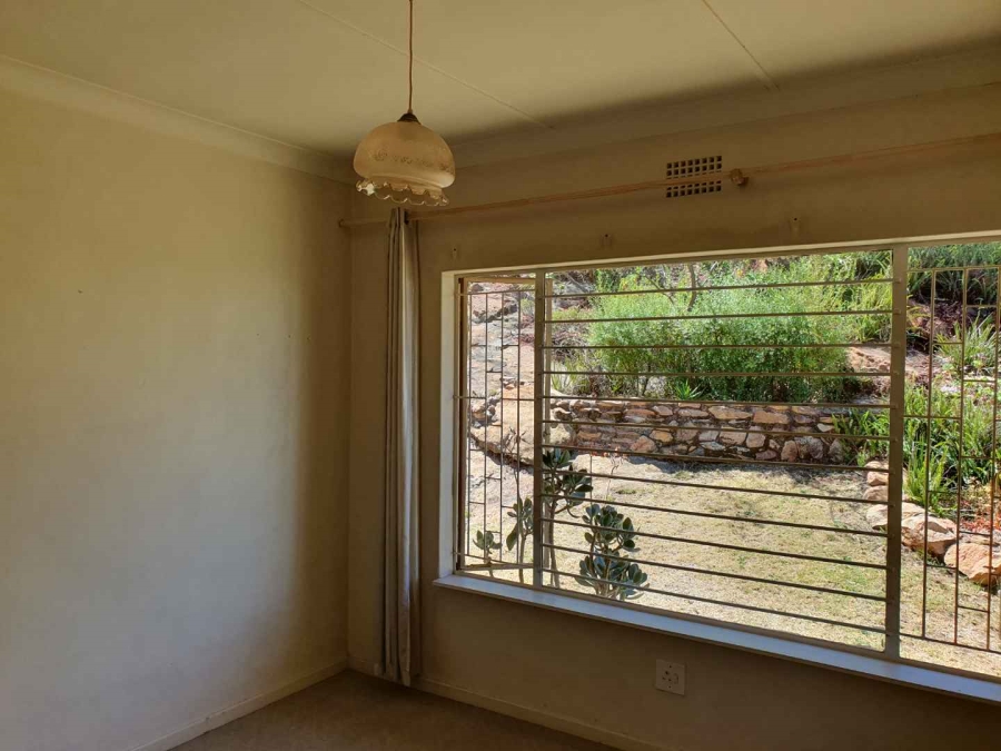 4 Bedroom Property for Sale in Linmeyer Gauteng