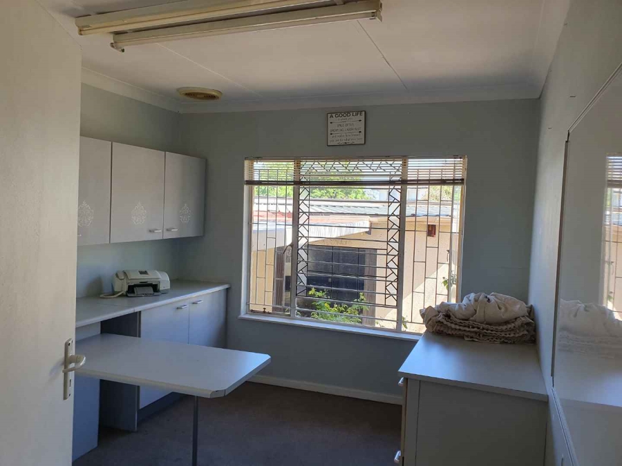 4 Bedroom Property for Sale in Linmeyer Gauteng
