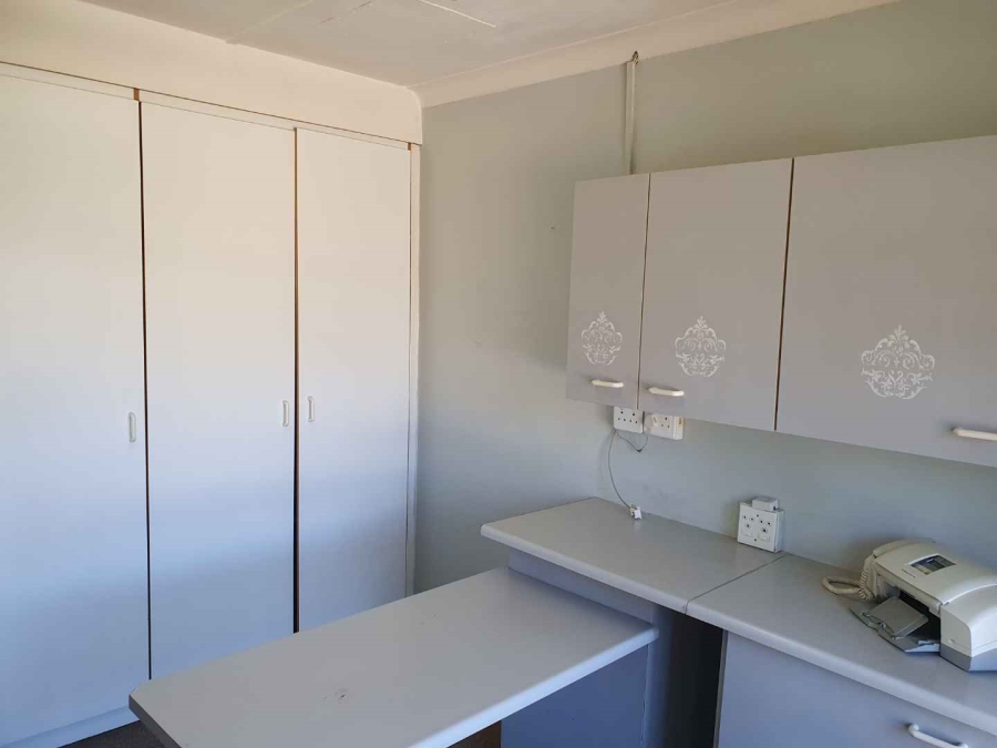 4 Bedroom Property for Sale in Linmeyer Gauteng