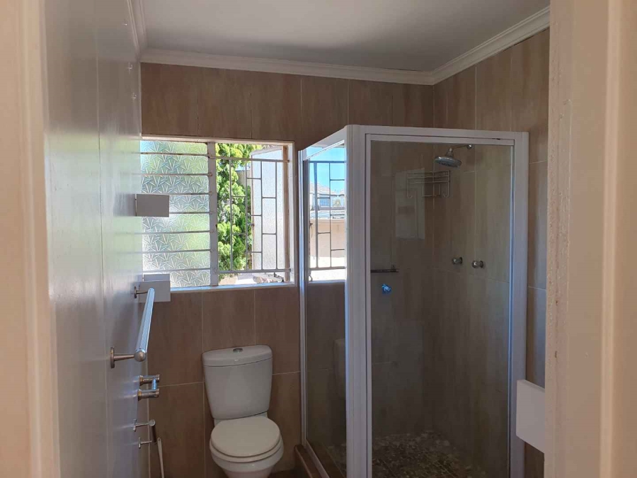 4 Bedroom Property for Sale in Linmeyer Gauteng