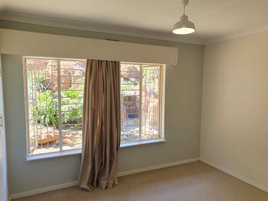 4 Bedroom Property for Sale in Linmeyer Gauteng