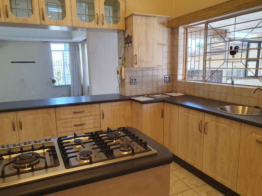 4 Bedroom Property for Sale in Linmeyer Gauteng
