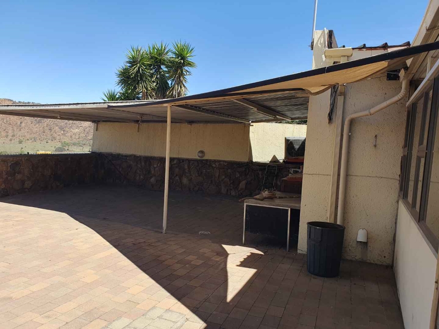 4 Bedroom Property for Sale in Linmeyer Gauteng