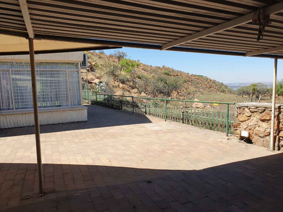 4 Bedroom Property for Sale in Linmeyer Gauteng