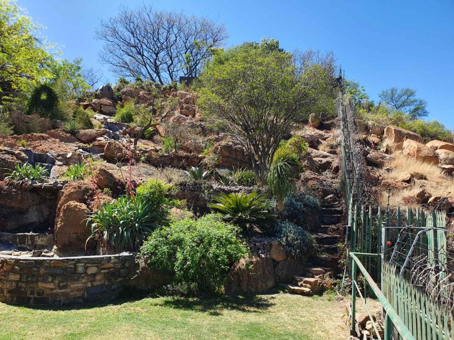 4 Bedroom Property for Sale in Linmeyer Gauteng
