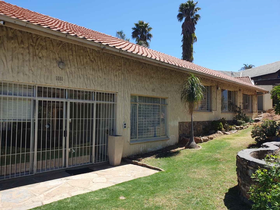 4 Bedroom Property for Sale in Linmeyer Gauteng