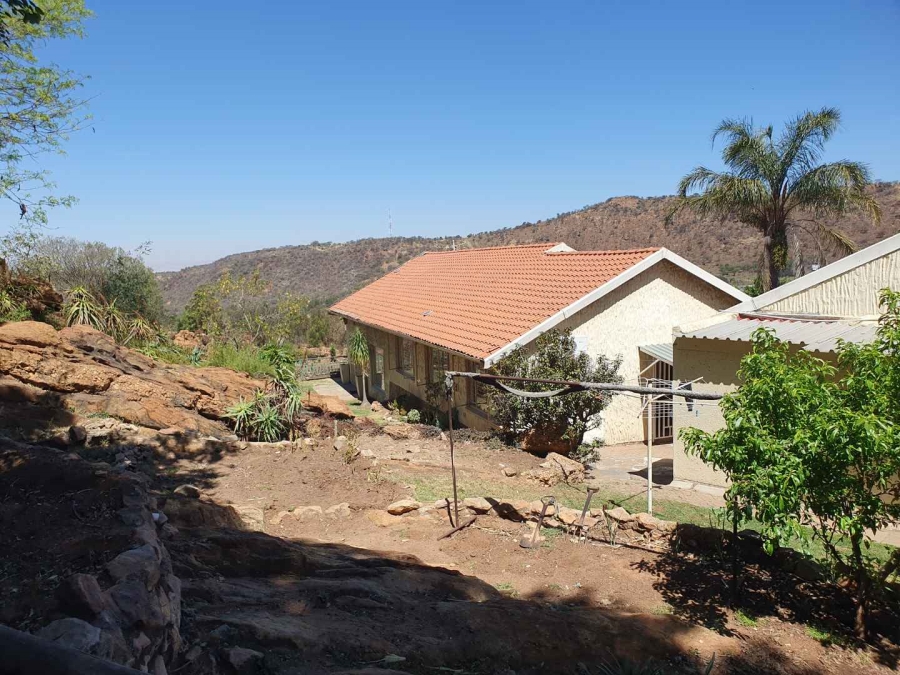 4 Bedroom Property for Sale in Linmeyer Gauteng