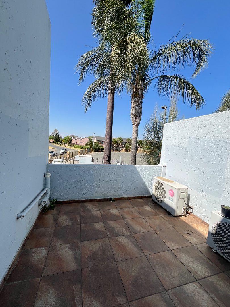 3 Bedroom Property for Sale in Brackenhurst Gauteng