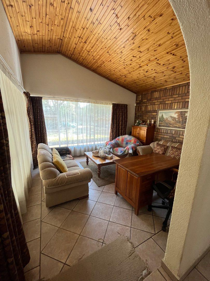 3 Bedroom Property for Sale in Brackenhurst Gauteng
