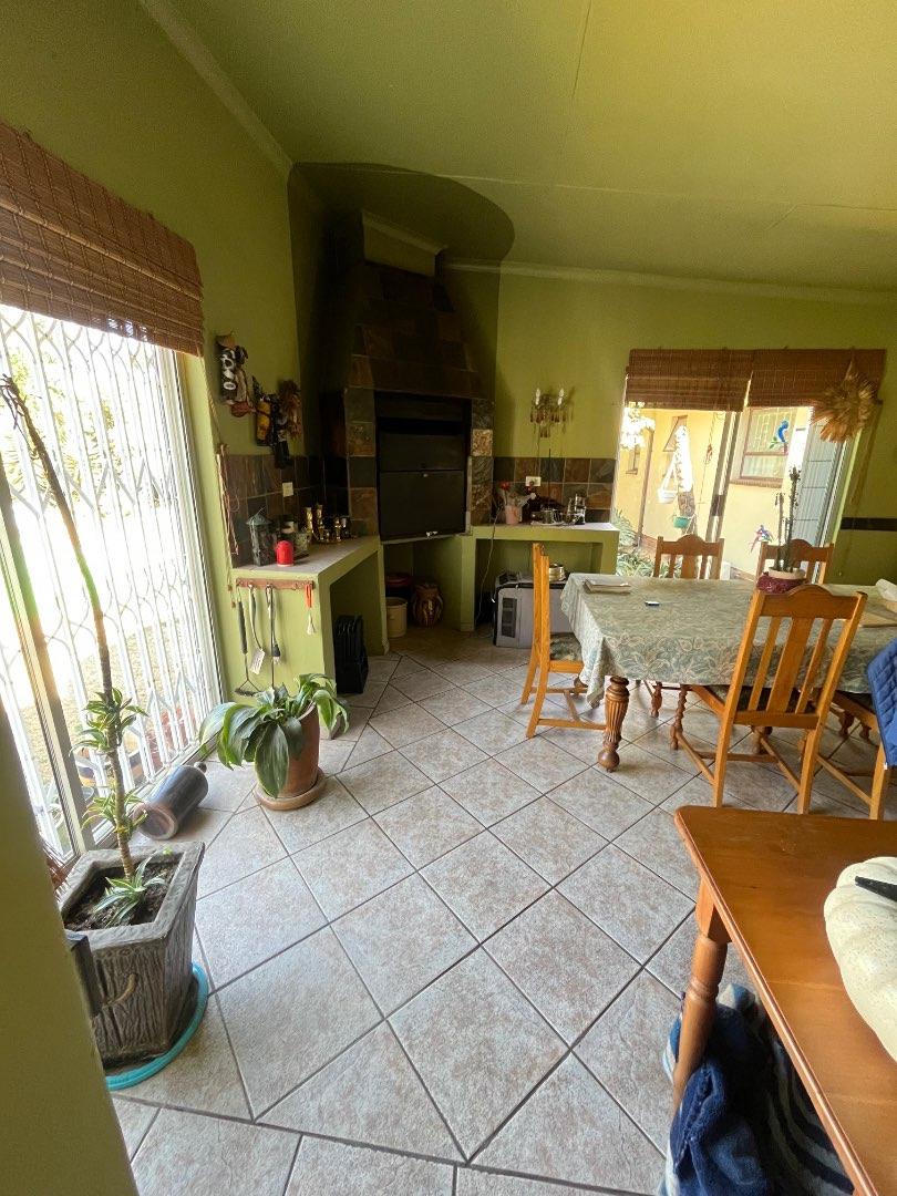 3 Bedroom Property for Sale in Brackenhurst Gauteng
