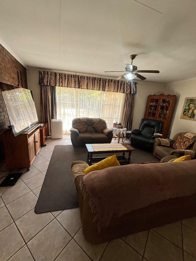 3 Bedroom Property for Sale in Brackenhurst Gauteng