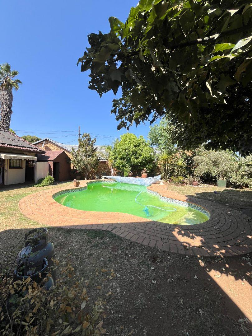 3 Bedroom Property for Sale in Brackenhurst Gauteng