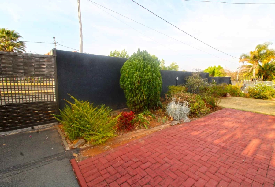 4 Bedroom Property for Sale in Discovery Gauteng