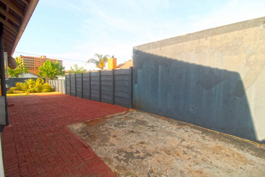 4 Bedroom Property for Sale in Discovery Gauteng