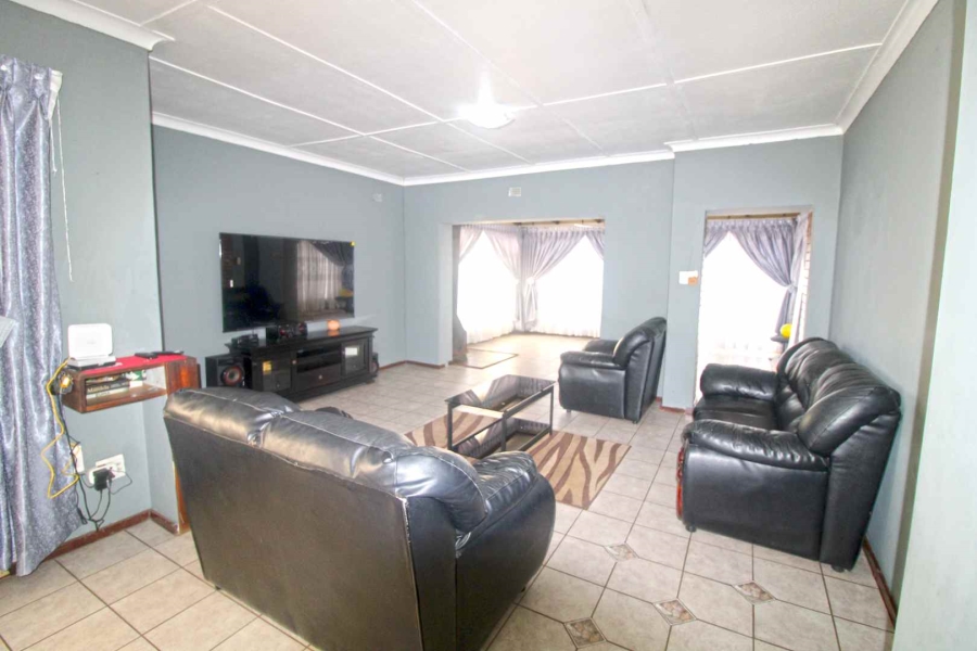 4 Bedroom Property for Sale in Discovery Gauteng