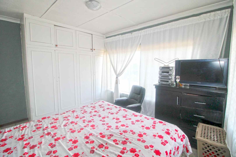 4 Bedroom Property for Sale in Discovery Gauteng
