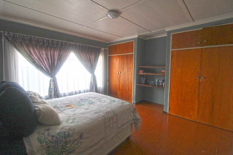 4 Bedroom Property for Sale in Discovery Gauteng