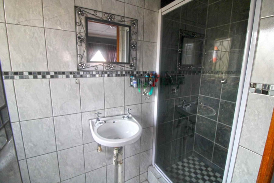 4 Bedroom Property for Sale in Discovery Gauteng