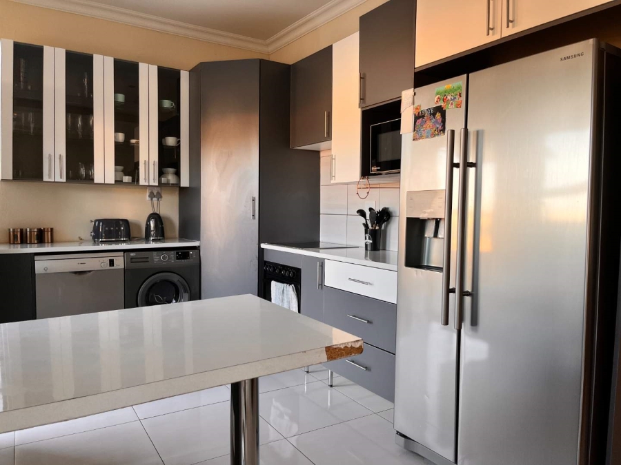 3 Bedroom Property for Sale in Wildtuinpark Gauteng