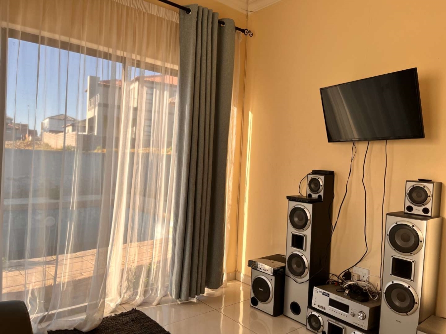3 Bedroom Property for Sale in Wildtuinpark Gauteng