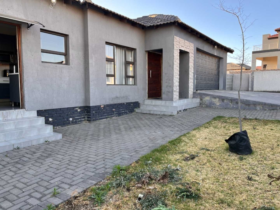 3 Bedroom Property for Sale in Wildtuinpark Gauteng