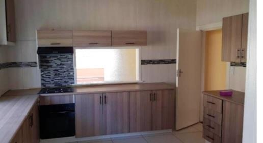 To Let 3 Bedroom Property for Rent in Orange Grove Gauteng
