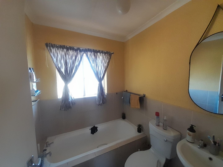 2 Bedroom Property for Sale in Clarina Gauteng
