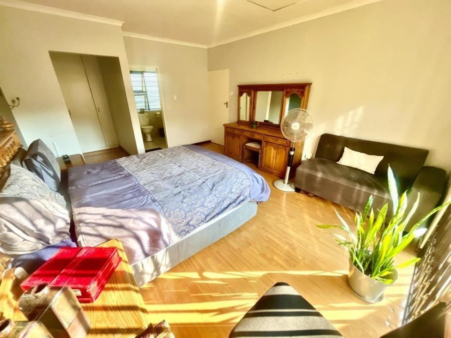 3 Bedroom Property for Sale in Oakdene Gauteng