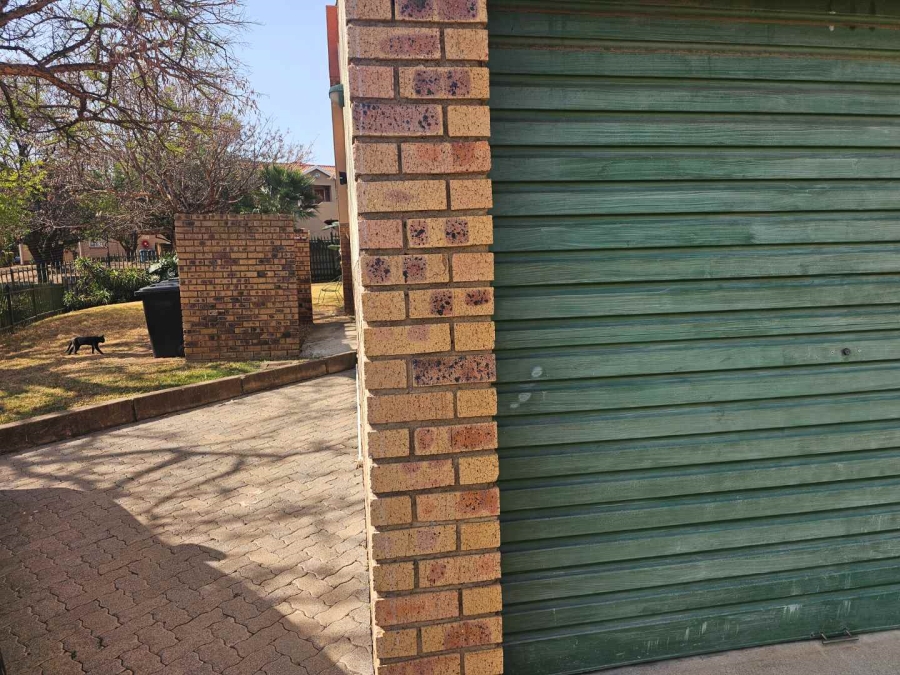To Let 2 Bedroom Property for Rent in Elardus Park Gauteng
