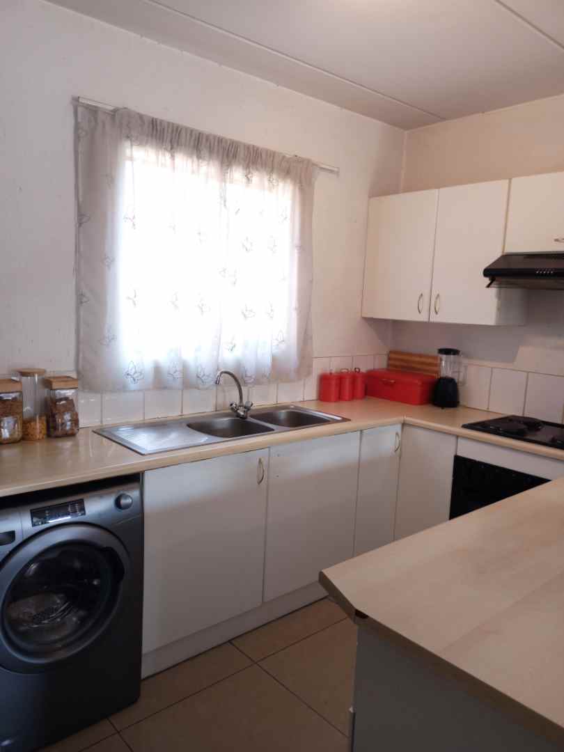 2 Bedroom Property for Sale in Chloorkop Gauteng
