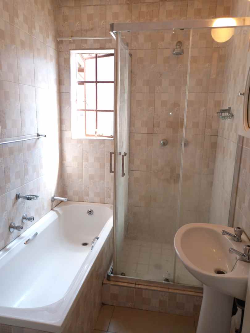 2 Bedroom Property for Sale in Chloorkop Gauteng