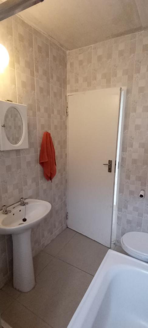 2 Bedroom Property for Sale in Chloorkop Gauteng