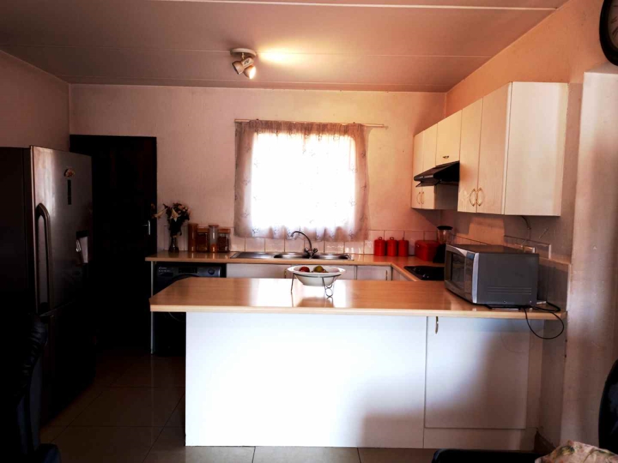 2 Bedroom Property for Sale in Chloorkop Gauteng