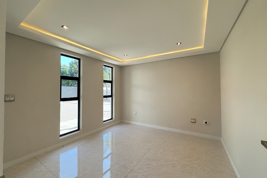 To Let 4 Bedroom Property for Rent in Morningside Gauteng
