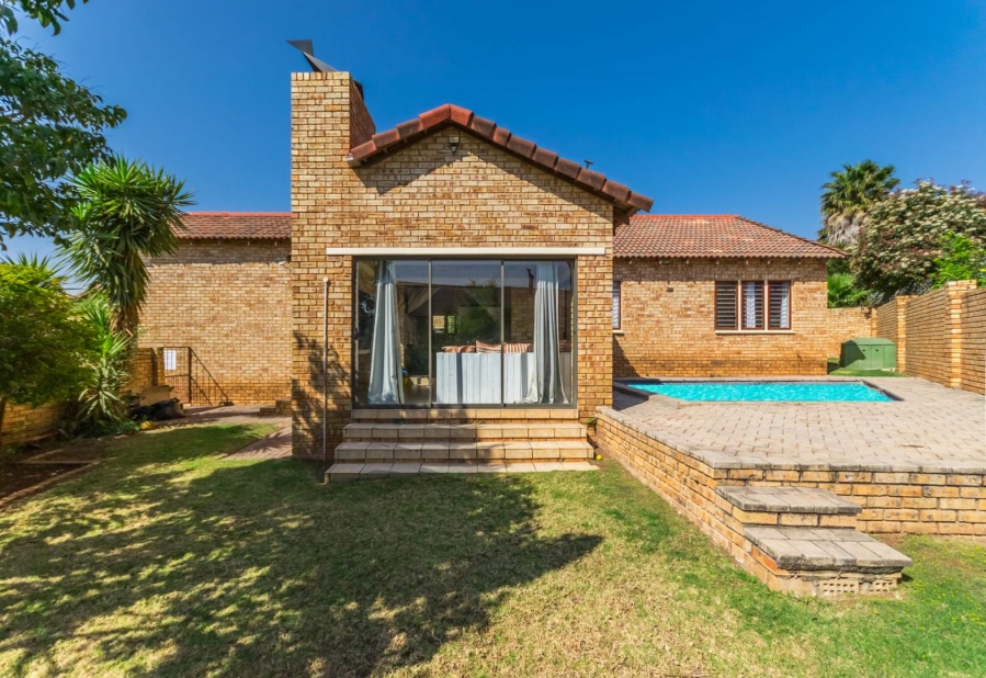 3 Bedroom Property for Sale in Ruimsig Gauteng
