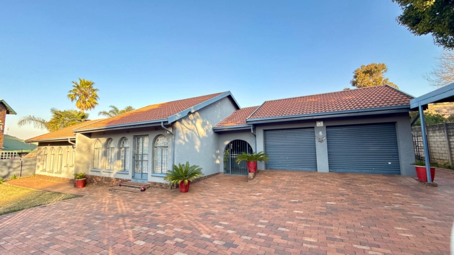 4 Bedroom Property for Sale in Glenvista Gauteng