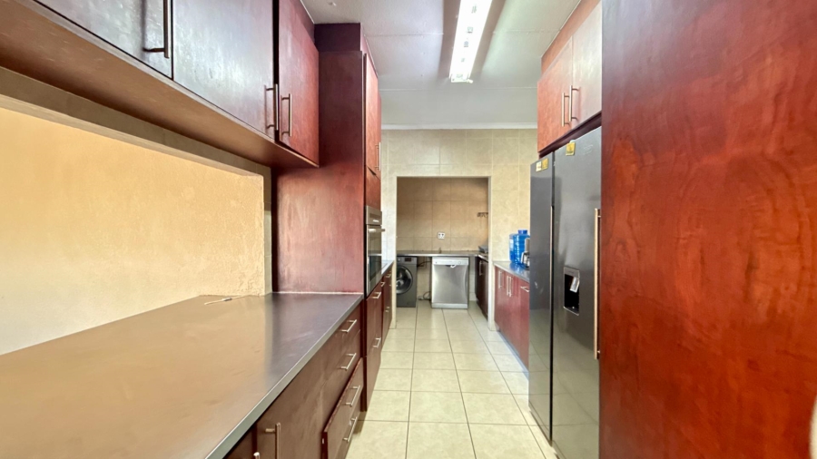 4 Bedroom Property for Sale in Glenvista Gauteng