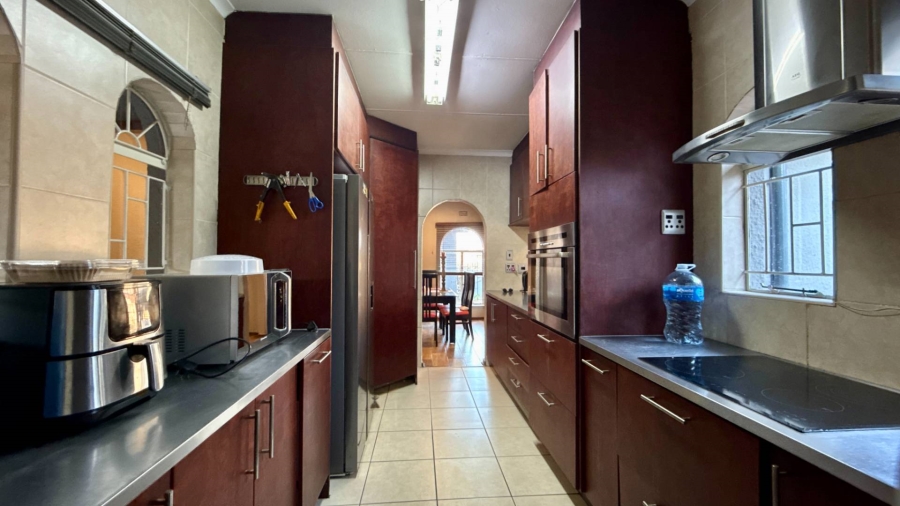 4 Bedroom Property for Sale in Glenvista Gauteng