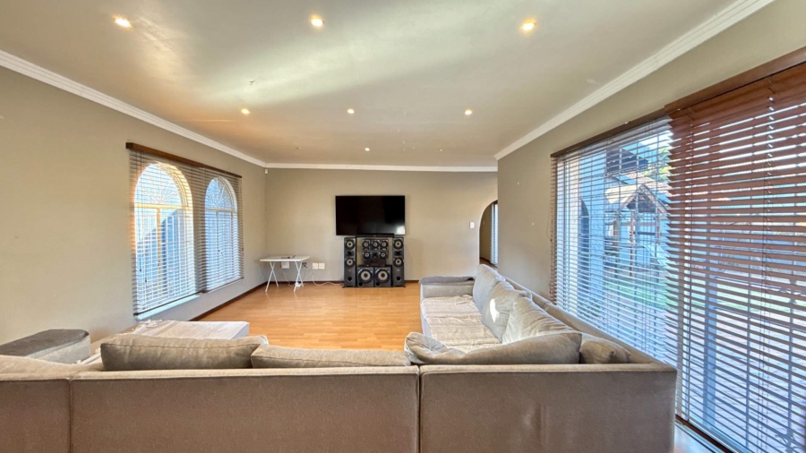 4 Bedroom Property for Sale in Glenvista Gauteng